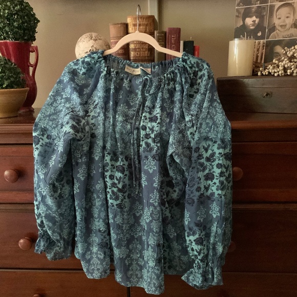 Sheer Blue Peasant style blouse with gathered neck and quarter length sleeves - Picture 1 of 3